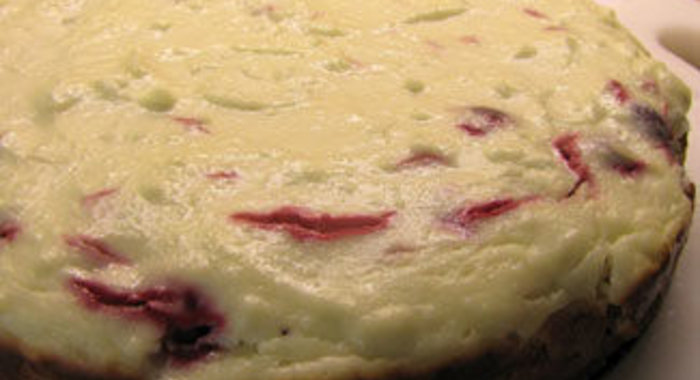 Пирог с творогом и вишней