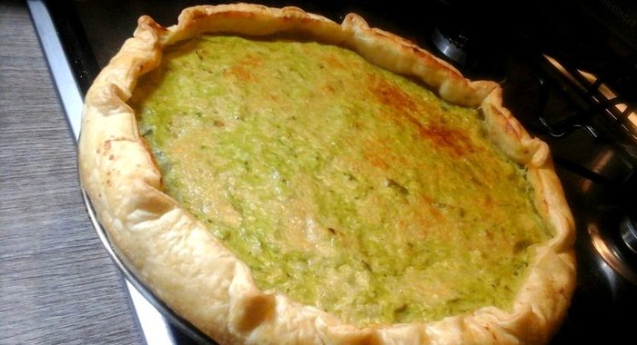 Слоеный пирог со свежей спаржей