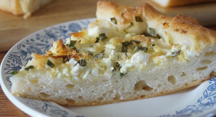 Пирог с сыром и яйцами