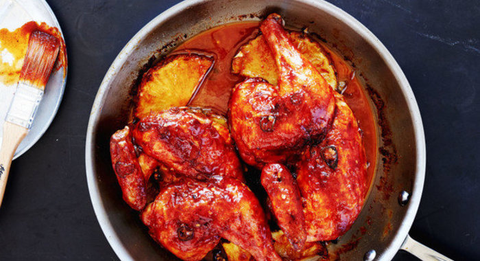 Жареная курица с ананасом и чили