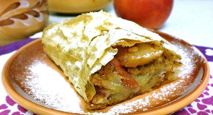 Яблочный штрудель из вытяжного теста фило