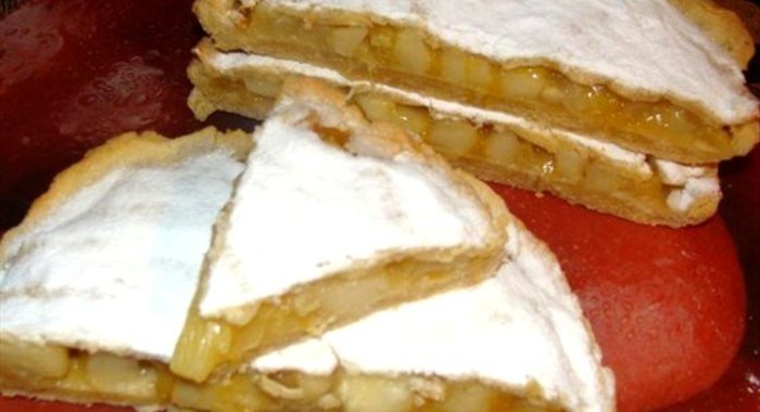 Пирог с яблоками, манго и папайей