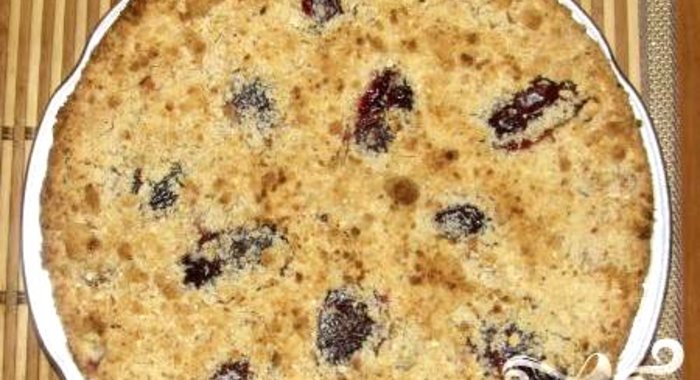 Сливовый пирог с ореховым штрейзелем