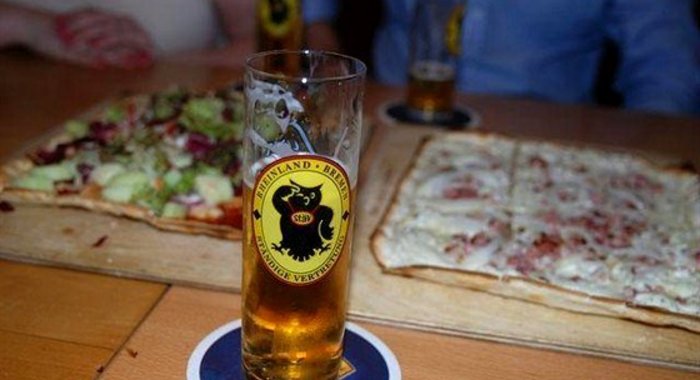 Эльзасский пирог к пиву (Тарт фламбе)