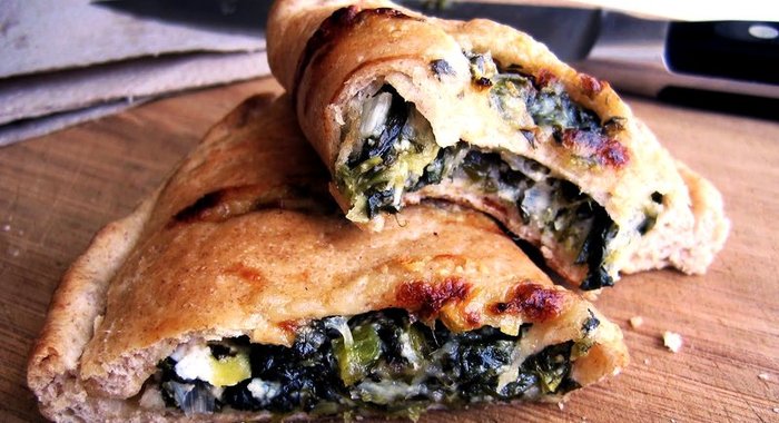 Кальцоне с мятой и рикоттой