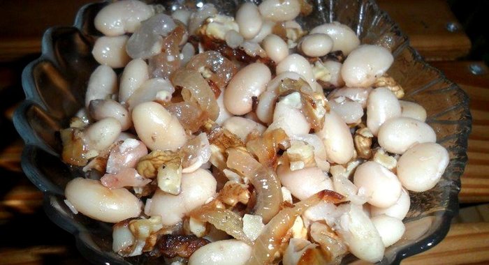 Салат с фасоли