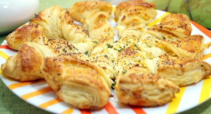 Пирог «Завитушка» с сыром и зеленью