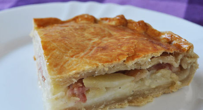 Пирог с картофелем и беконом