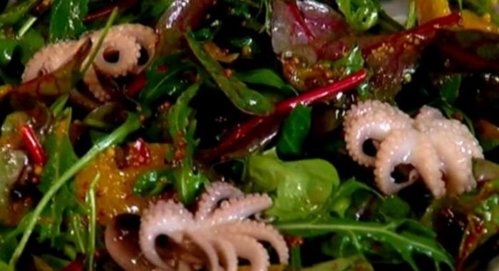 Салат с осьминогами в рассоле