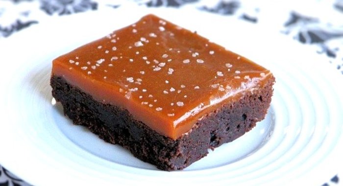 Брауни с карамелью