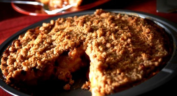 Слоеный пирог с яблоками и миндалем по‑нормандски