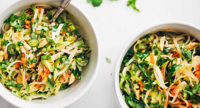 Вьетнамский салат с курицей