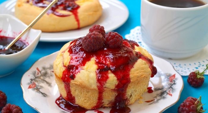 Ватрушки с малиной