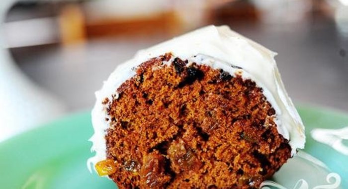 Томатный пирог со сливочной глазурью