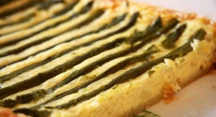 Пирог с картофелем и спаржей
