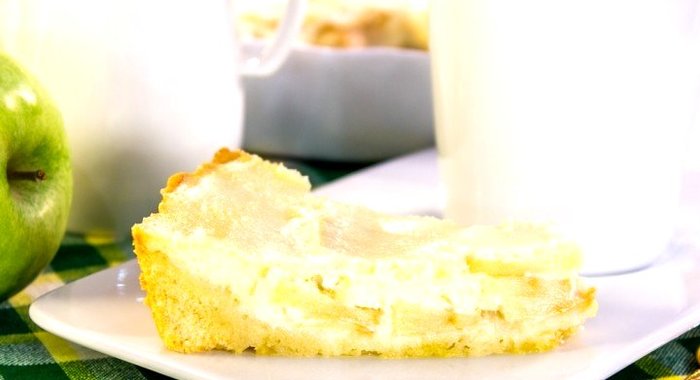 Яблочный пирог с нежным кремом