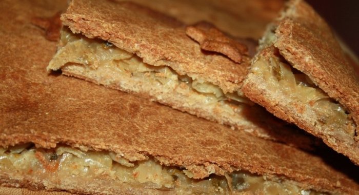 Ржаной цельнозерновой пирог с капустой