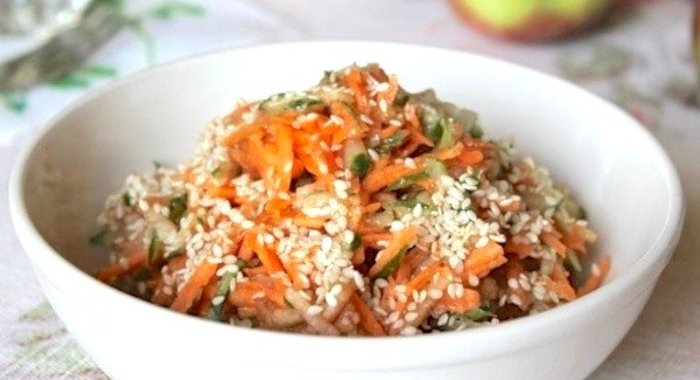 Салат из огурца и моркови