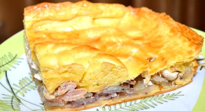 Слоеный пирог с курицей и картошкой