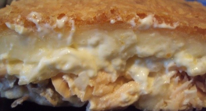 Пирог с творогом и вареной сгущенкой