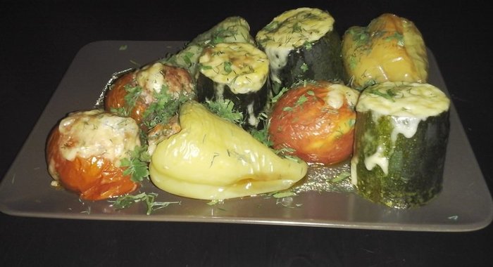 Овощное ассорти с фаршем