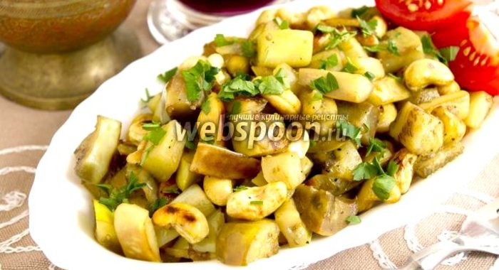 Жареные белые баклажаны с кешью