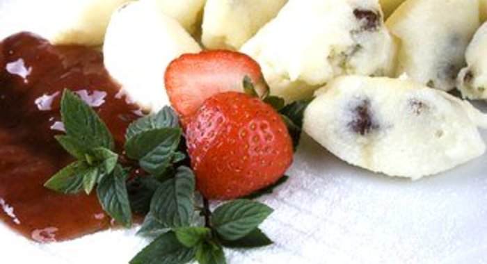 Сладкие австрийские сливовые клецки