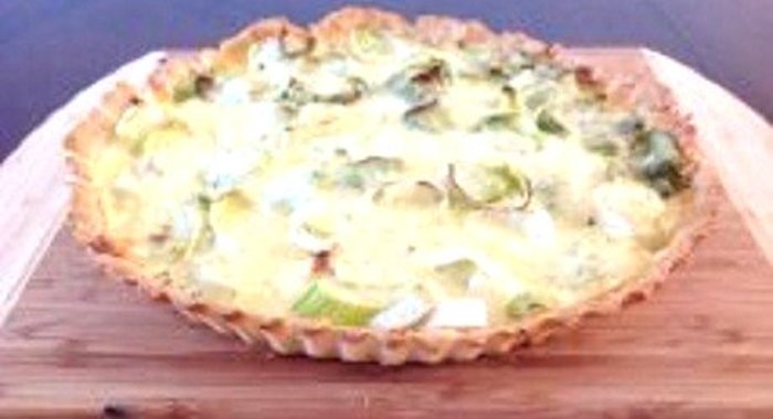 Киш с луком-пореем и карри