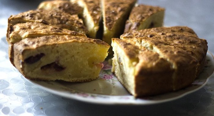 Быстрый пирог с фруктами на сметане