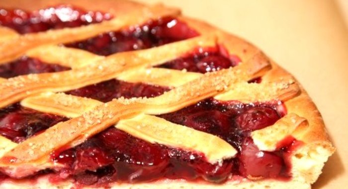 Вишневый пирог из дрожжевого теста