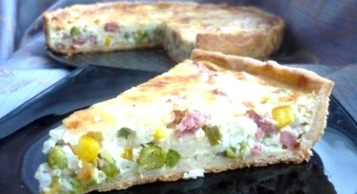 Киш с гавайской смесью