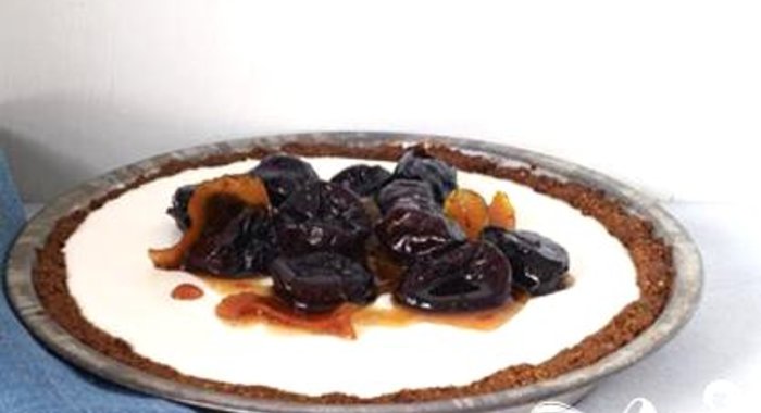 Пирог с панна котой и черносливом