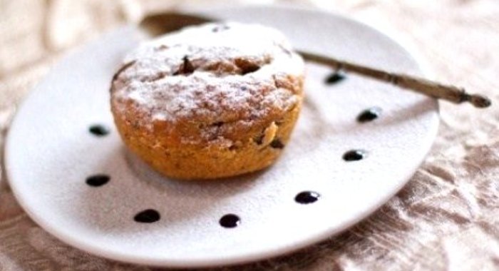 Морковные маффины с изюмом и орехами