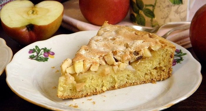 Яблочный пирог с корицей