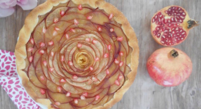 Яблочный пирог с гранатом