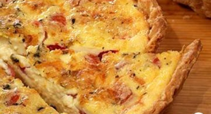 Французский пирог с кукурузой и помидорами