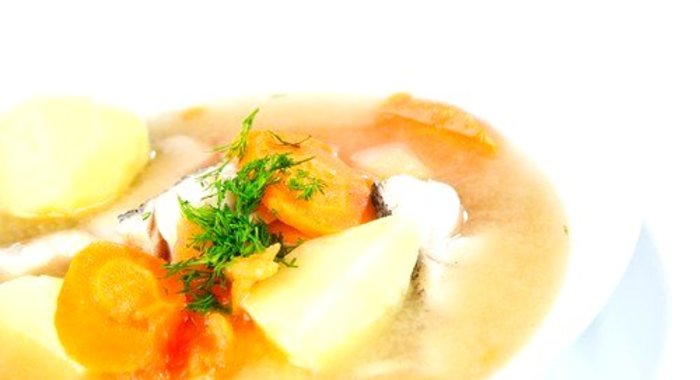 Суп из салаки с картофелем и зеленью