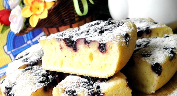 Творожный пирог с ягодами