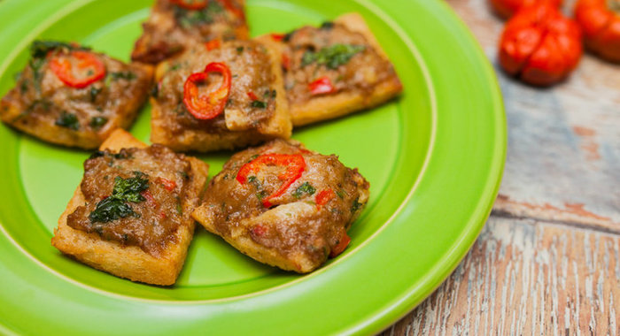 Китайская закуска из ломтиков хлеба и фарша