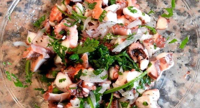 Салат из осьминогов