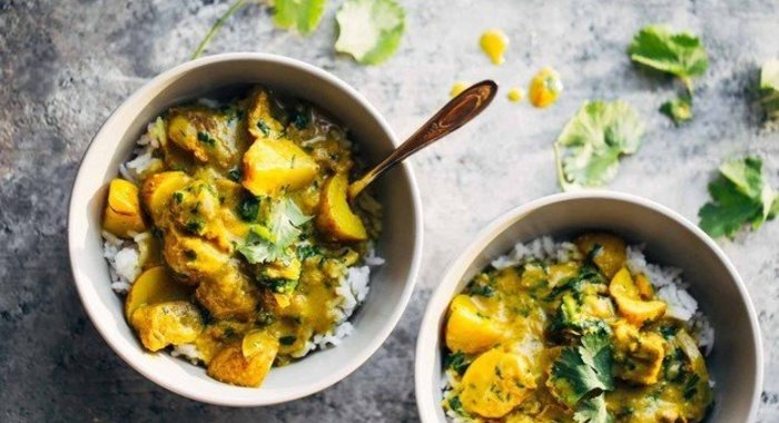 Желтый тайский карри с говядиной и картофелем