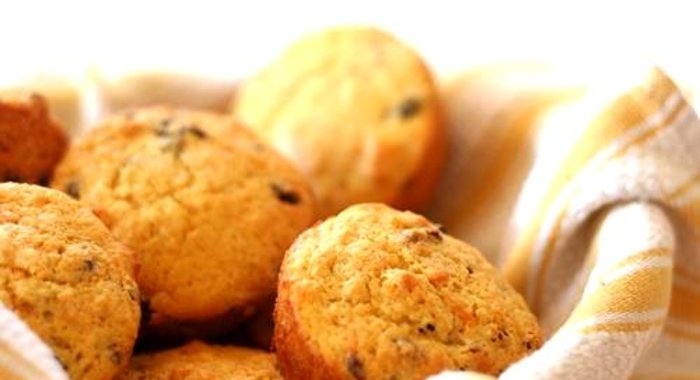 Цитрусовые маффины со смородиной