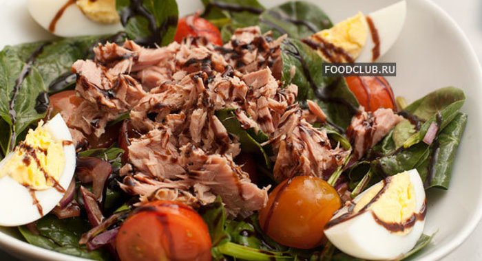 Салат с тунцом