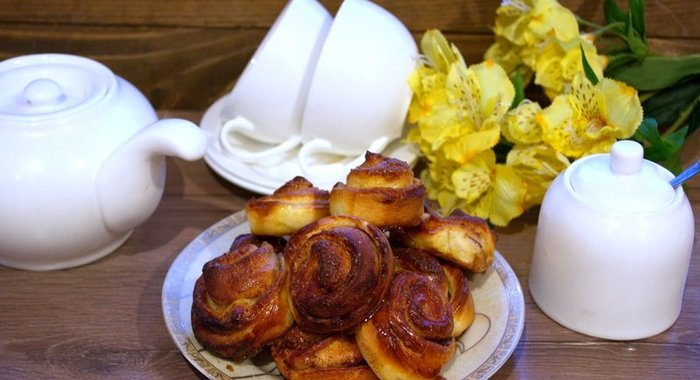 Плюшки с сахаром из дрожжевого теста