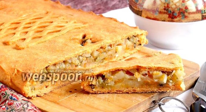 Постный картофельный пирог на томатном тесте