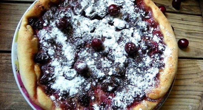 Киш с черешней