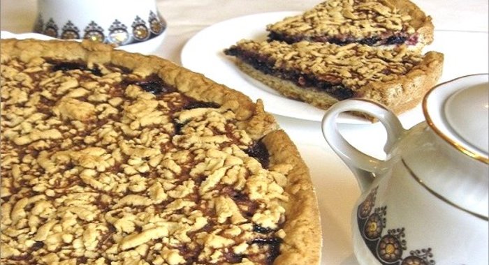 Пирог на маргарине с вареньем