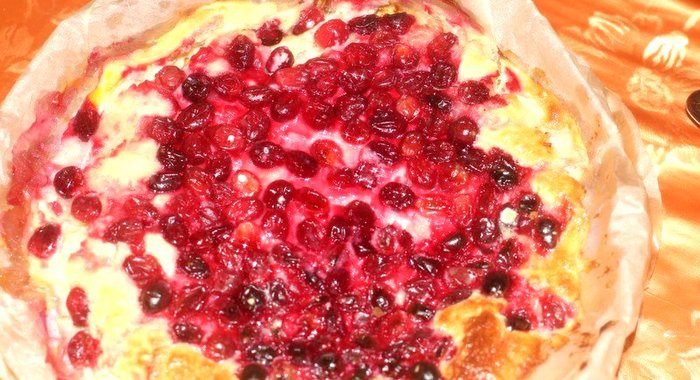 Клюквенный пирог с заливкой