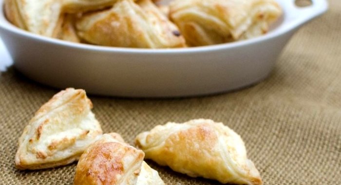 Слойки с творогом