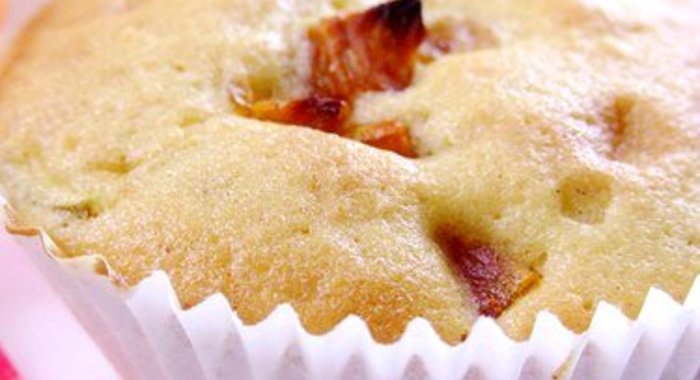 Персиковые маффины с орехами